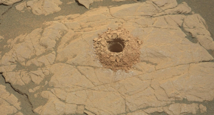 Отверстие на поверхности Марса