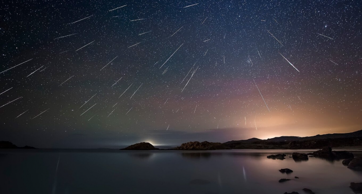 Как выглядит звездопад Лириды. Метеорный поток — одно из редких астрономических явлений, которые видны невооруженным глазом. Фото.